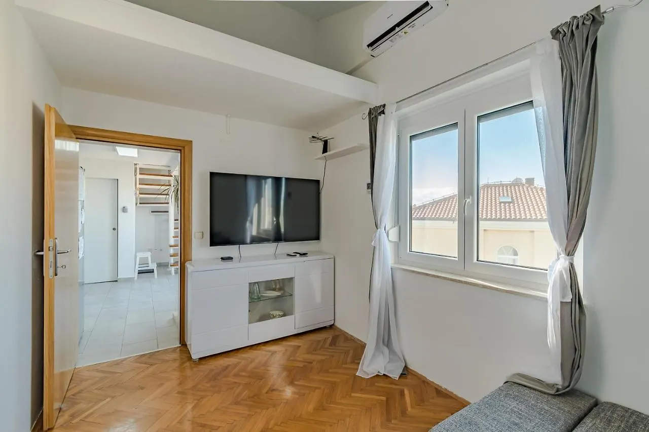 Apartman Ipa Apartment Vantacici