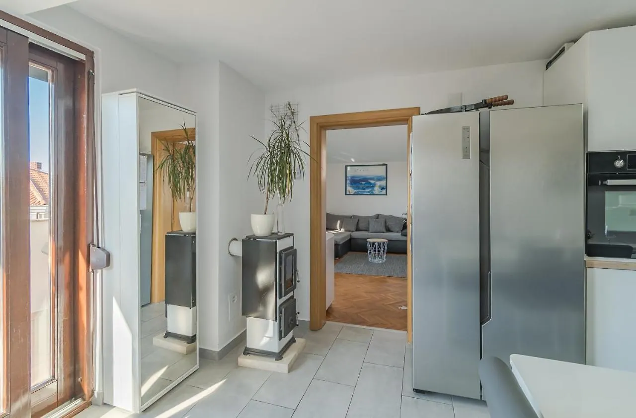Apartman Ipa Apartment Vantacici