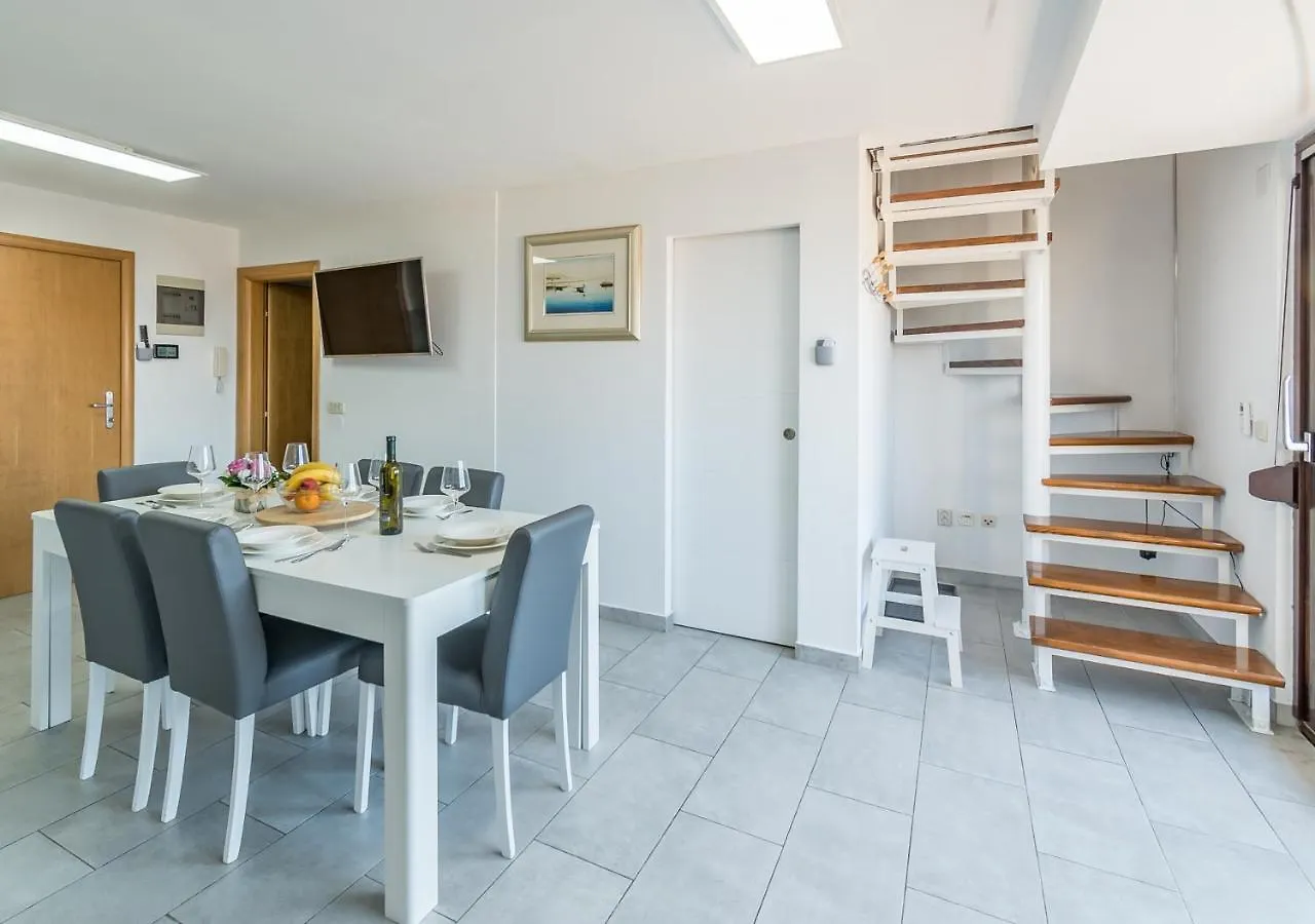 Apartman Ipa Apartment Vantacici
