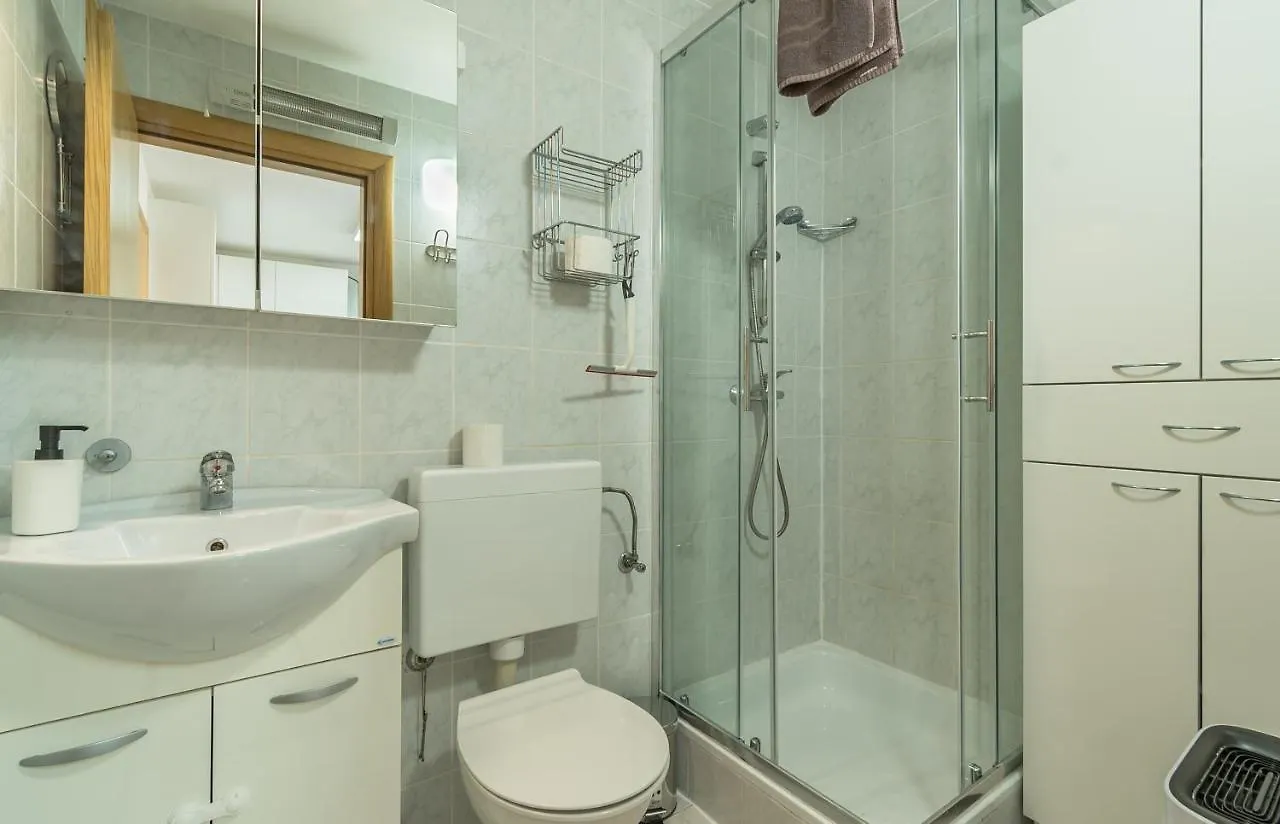 Apartman Ipa Apartment Vantacici